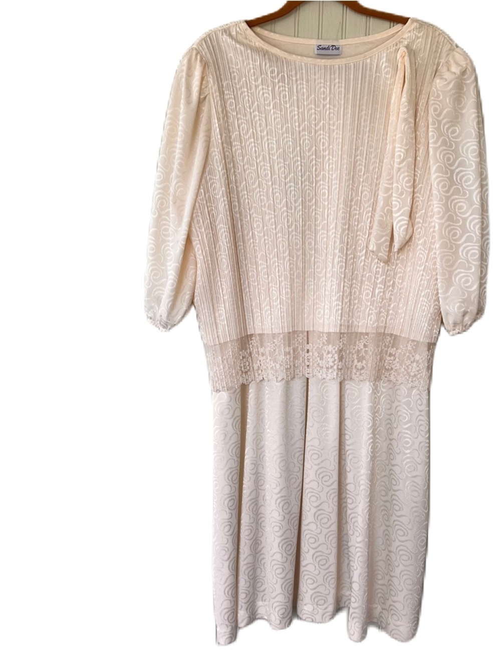 Sandi Dee Ivory Dress Pleated Top‎ Lace Trim Sheen Swirl Bottom See Measurements